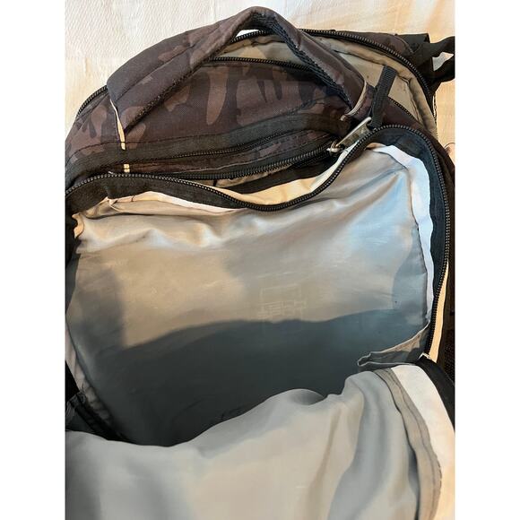 High Sierra Camo Computer Backpack - Picture 4 of 5